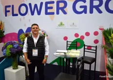 In the 'Flower Grower' booth 8 different growers were presenting their flowers. Their presence at the fair was made possible & paid for by the ministry of agriculture, helping these smaller farms to be able to attend. Andrés Otero with Bgonima Flowers is one of them. This grower produces hydrangea and solidago, and is specialized in tinting and painting the flowers.